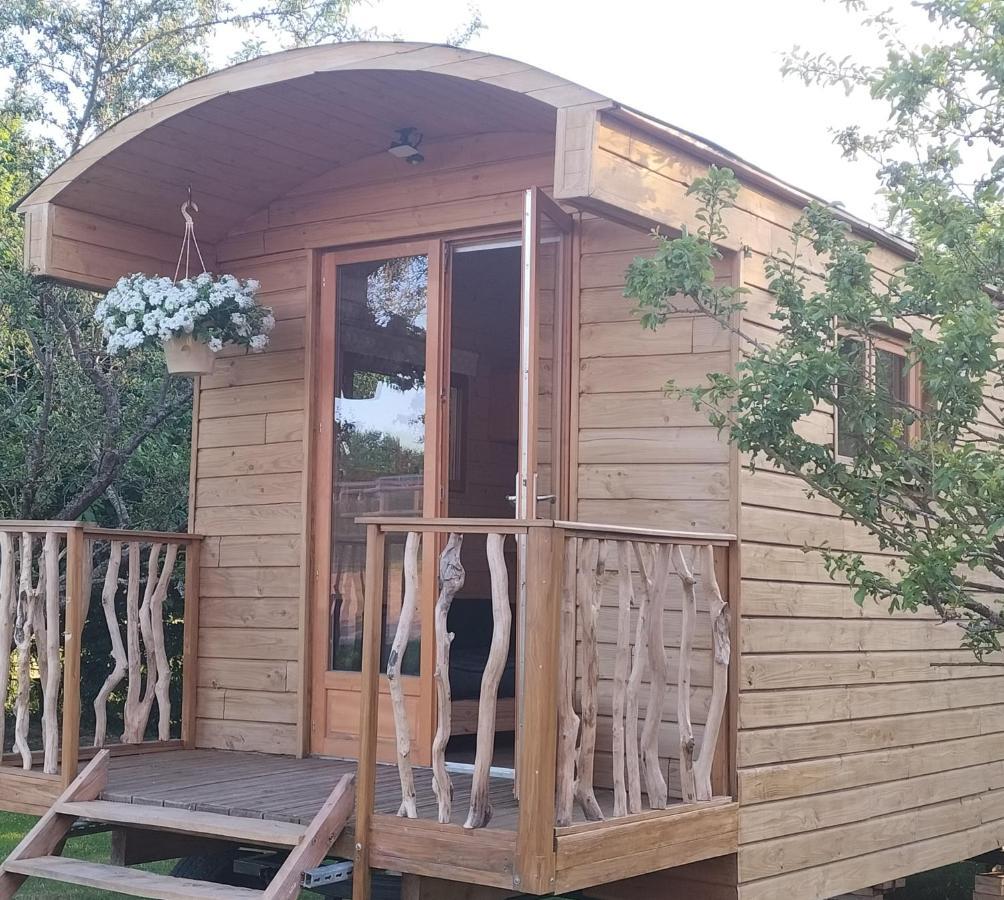 La Roulotte De Jane Guest House Margon  Екстериор снимка